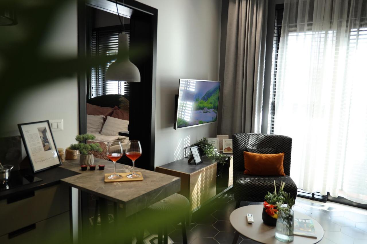 Urban Stay Tirana Deluxe Exterior photo