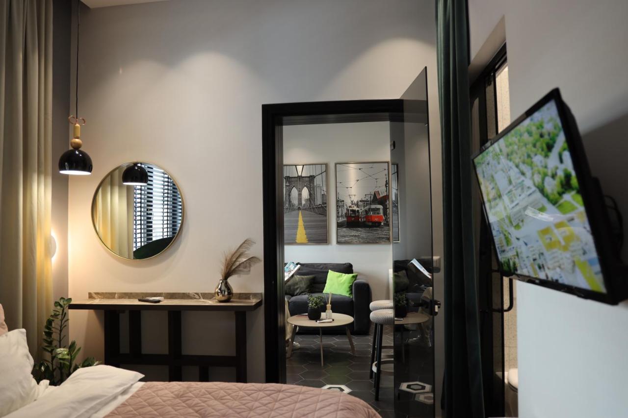 Urban Stay Tirana Deluxe Exterior photo